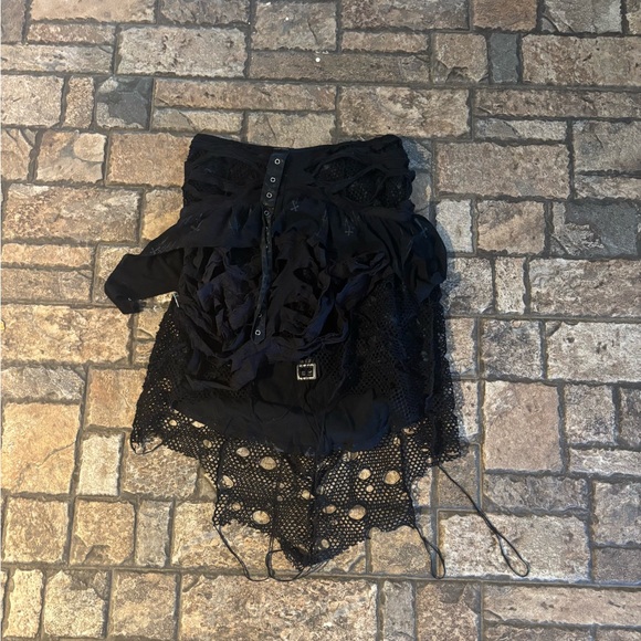 Punk Rave Black Lace Skirt - Picture 2 of 4